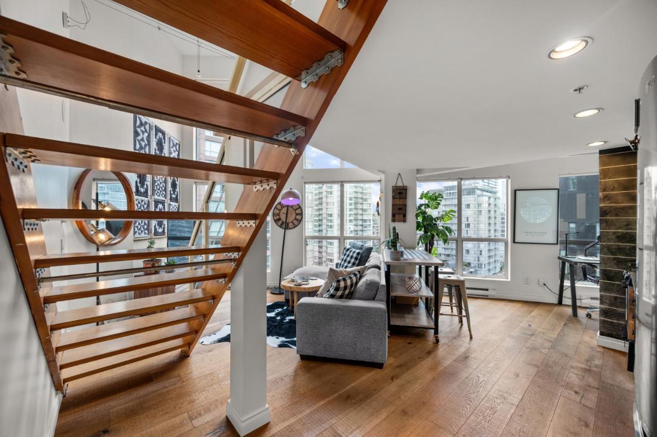 Ferienwohnung Rare Find Loft With Full Kitchen At Heart Of Downtown Vancouver Exterior foto